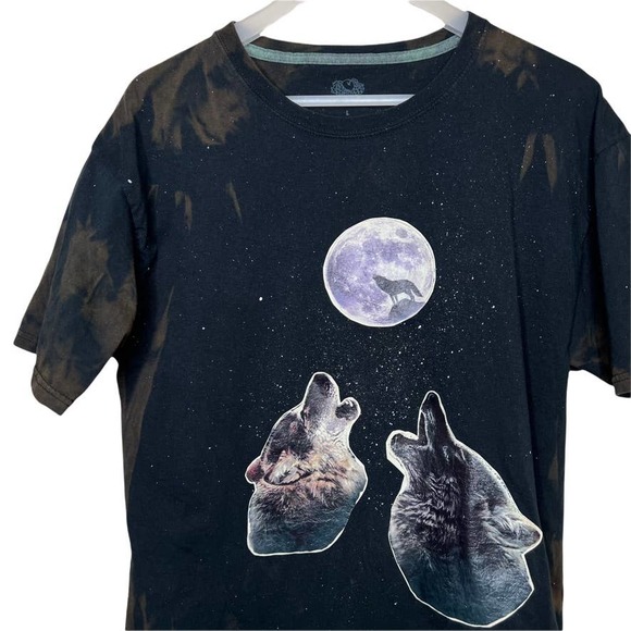 Wolf Tee - Custom Made Bleach Dyed - Two Wolves Howling at the Moon - Picture 3 of 10